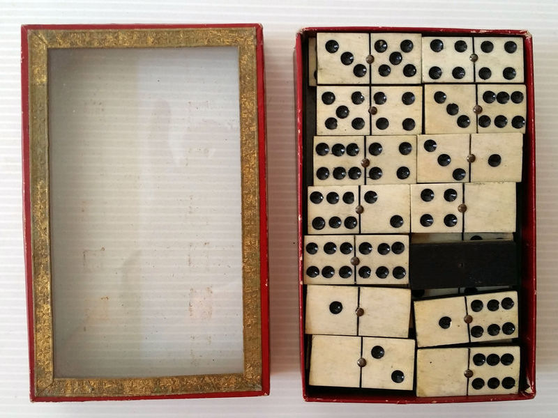 dominos